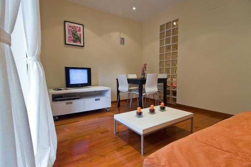 Prado Apartments Madrid Buitenkant foto